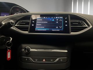 PEUGEOT 308 5P STYLE BLUEHDI 130 S&S BERLINA 