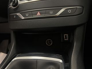 PEUGEOT 308 5P STYLE BLUEHDI 130 S&S BERLINA 