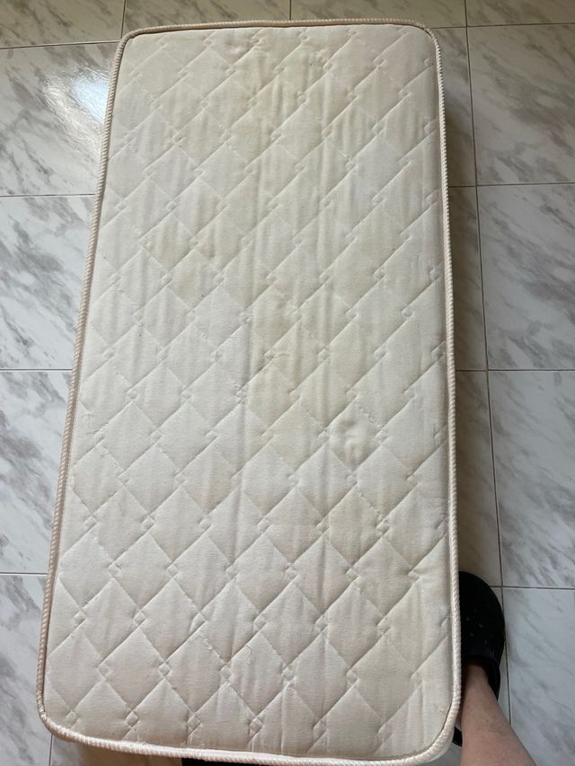 Colchón individual 140x70 con funda Regalo