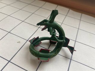 Figura Rayquaza