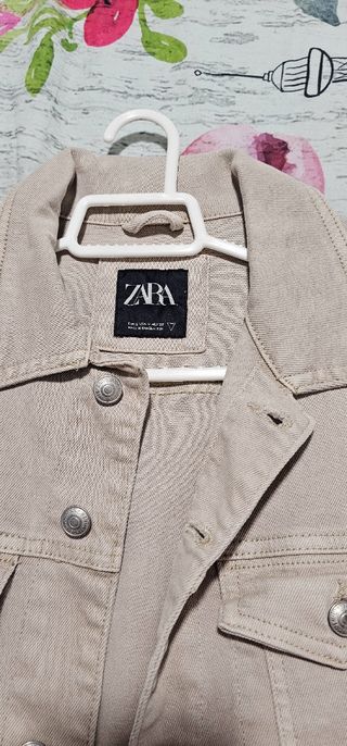 Cazadora vaquera Zara beige talla S