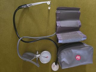 Sfigmomanometro PIC Solution
