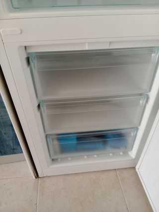 RECAMBIOS ORIGINal DE COMBI MIELE MODELO KFN 29133