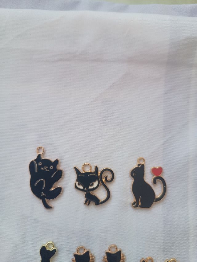 Pack 12 colgantes gatos metal esmaltado (nuevos)