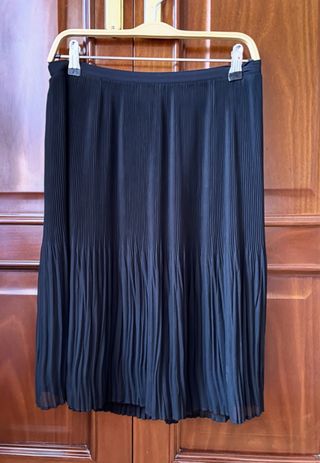 Falda midi plisada negra