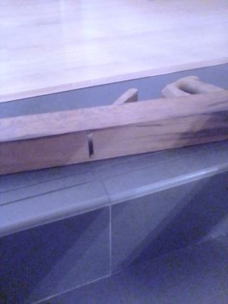 Garlopa antigua de madera sin cuchilla