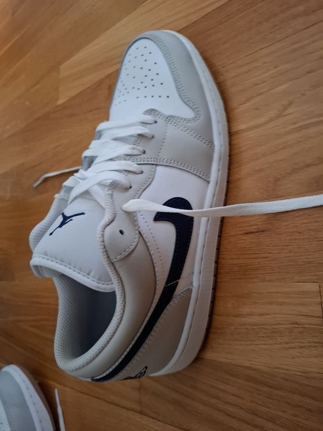 Zapatillas Jordan Air 1 Low Gris Blanco