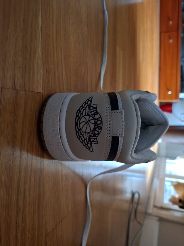 Zapatillas Jordan Air 1 Low Gris Blanco