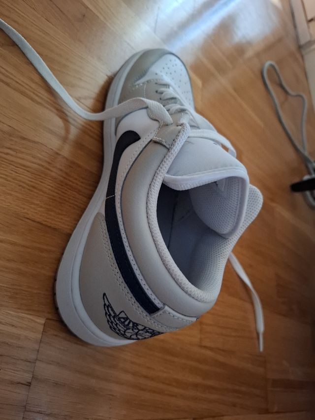 Zapatillas Jordan Air 1 Low Gris Blanco