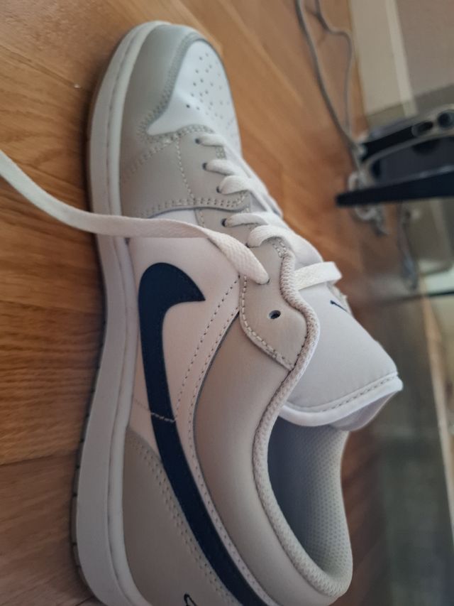 Zapatillas Jordan Air 1 Low Gris Blanco