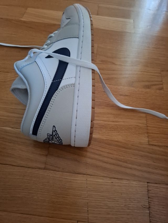 Zapatillas Jordan Air 1 Low Gris Blanco