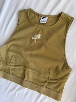 Camiseta / Top mostaza Nike