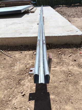 Guía portón corredero suspendido