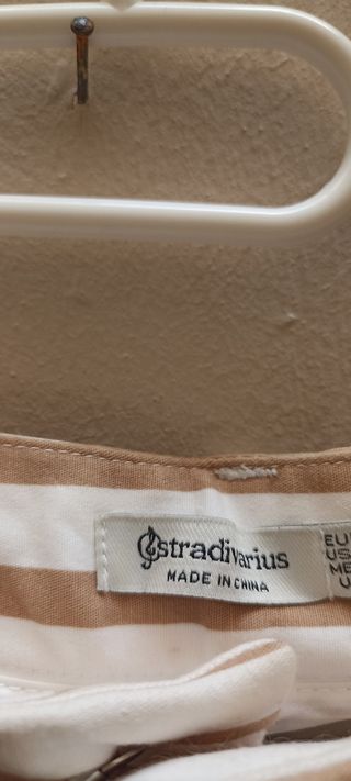 Shorts rayas beige-marrón mujer es una M pequeña 
