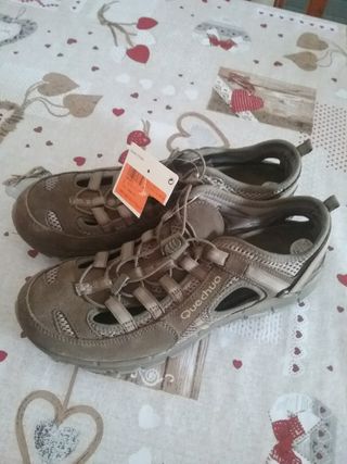 Sandalias Quechua numero 40- nuevas