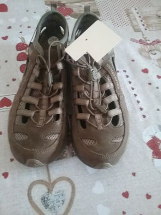 Sandalias Quechua numero 40- nuevas