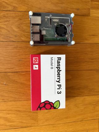 Raspberry Pi 3 + Carcasa+SD