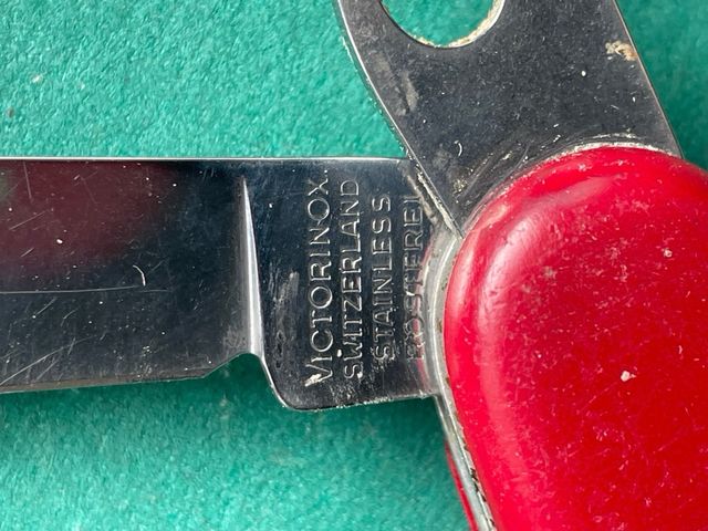 Victorinox 8cm: coltellino rosso