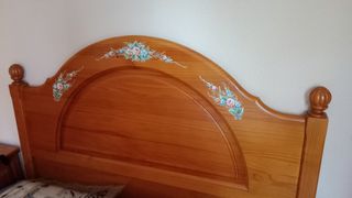 Cabecero rústico pintado a mano