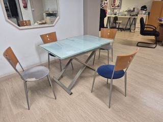 Mesa cristal 4 sillas