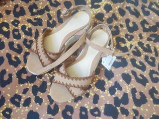 Sandalias cuña Sfera marrón