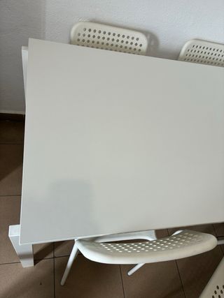 Mesa comedor blanca + 4 sillas
