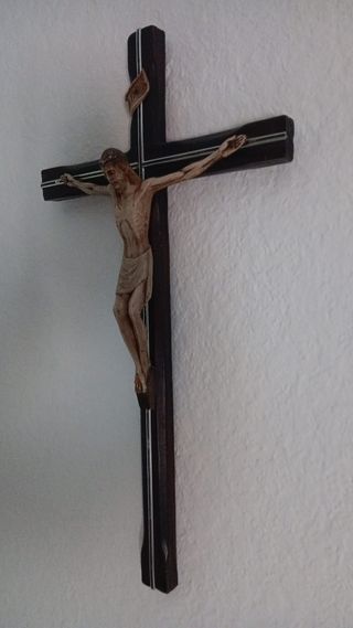 Crucifijo antiguo de madera