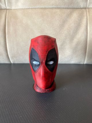 Cabeza Deadpool 3D pintada a mano.