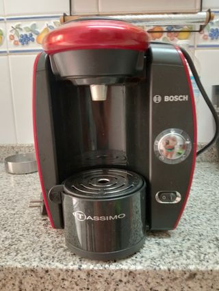 Cafetera Tassimo Bosch roja