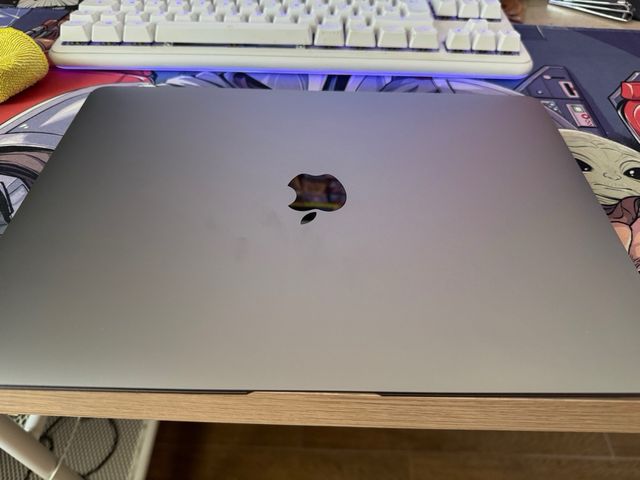 MacBook Air M1 (16GB RAM, 500GB SSD)