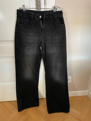Pantalones negros tiro bajo