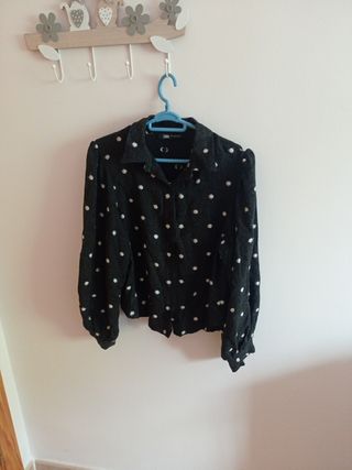 Camisa negra Zara lunares