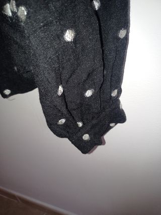 Camisa negra Zara lunares
