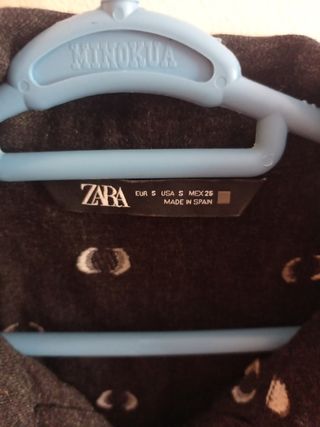 Camisa negra Zara lunares