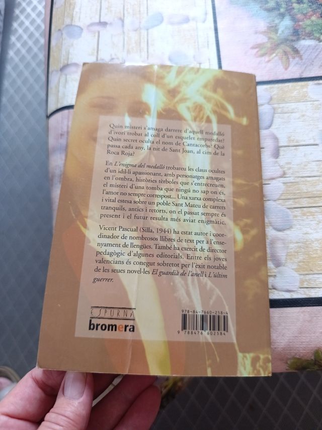 L'enigma del medalló