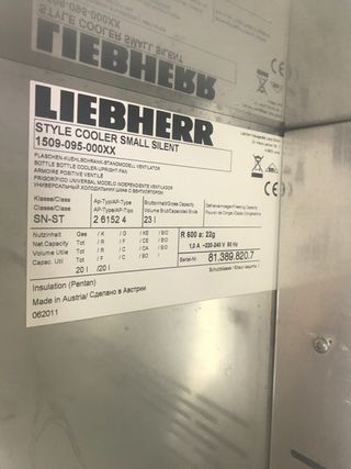 Mini nevera Liebherr Red Bull