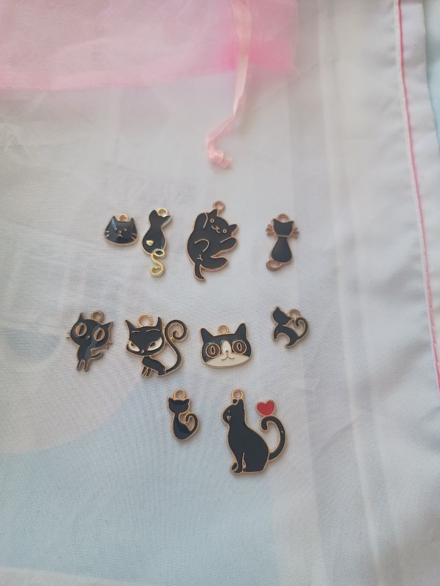 Pack 10 colgantes gatos metal esmaltados (nuevos)