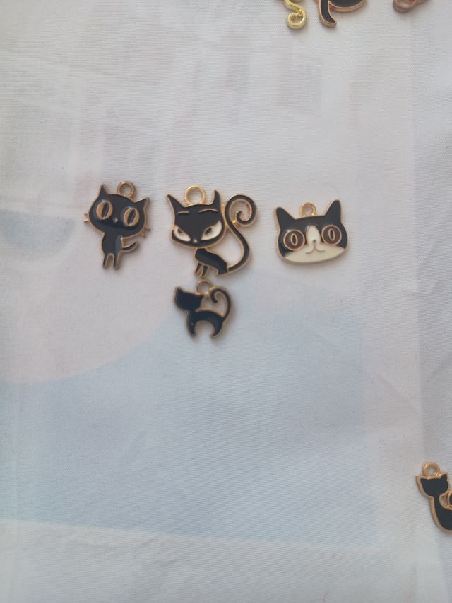 Pack 10 colgantes gatos metal esmaltados (nuevos)