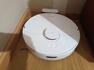 Robot aspiradora Dreambot D10S con fallo.
