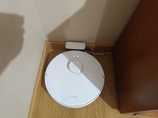 Robot aspiradora Dreambot D10S con fallo.
