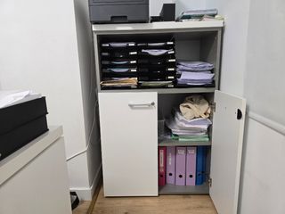 Armario oficina blanco y gris