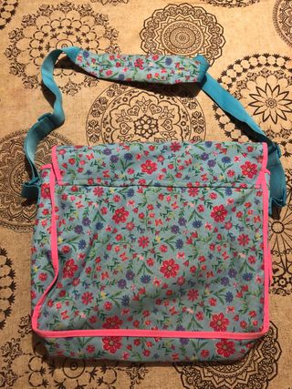 Bandolera floral azul y rosa