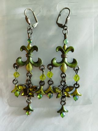 Pendientes gris -verde
