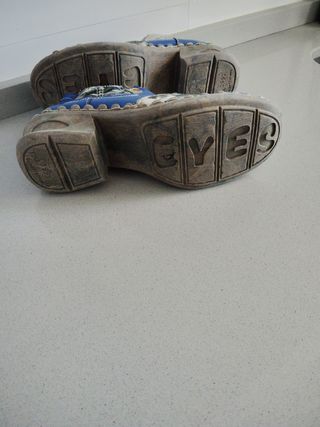 Botines Eyes azules, talla 38