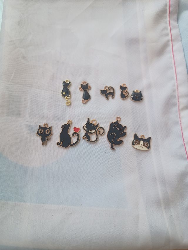 Pack 10 colgantes gato metal esmaltado