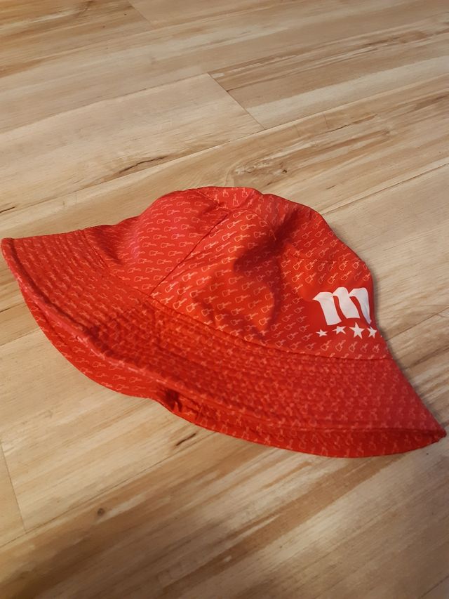 Gorro Mahou rojo - reversible e impermeable