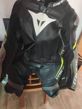 Mono Dainese piel talla S