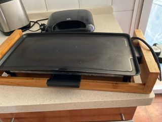 Lote de Sandwichera doble y parrilla eléctrica