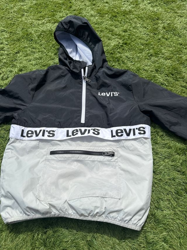 Chaqueta Levi's negra y beige talla 10-140cm