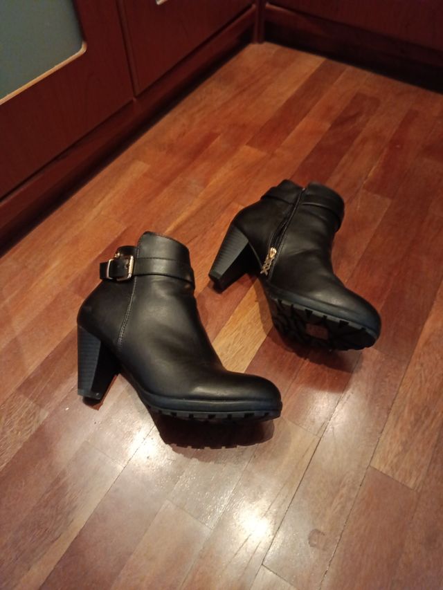Botines negros mujer tacón